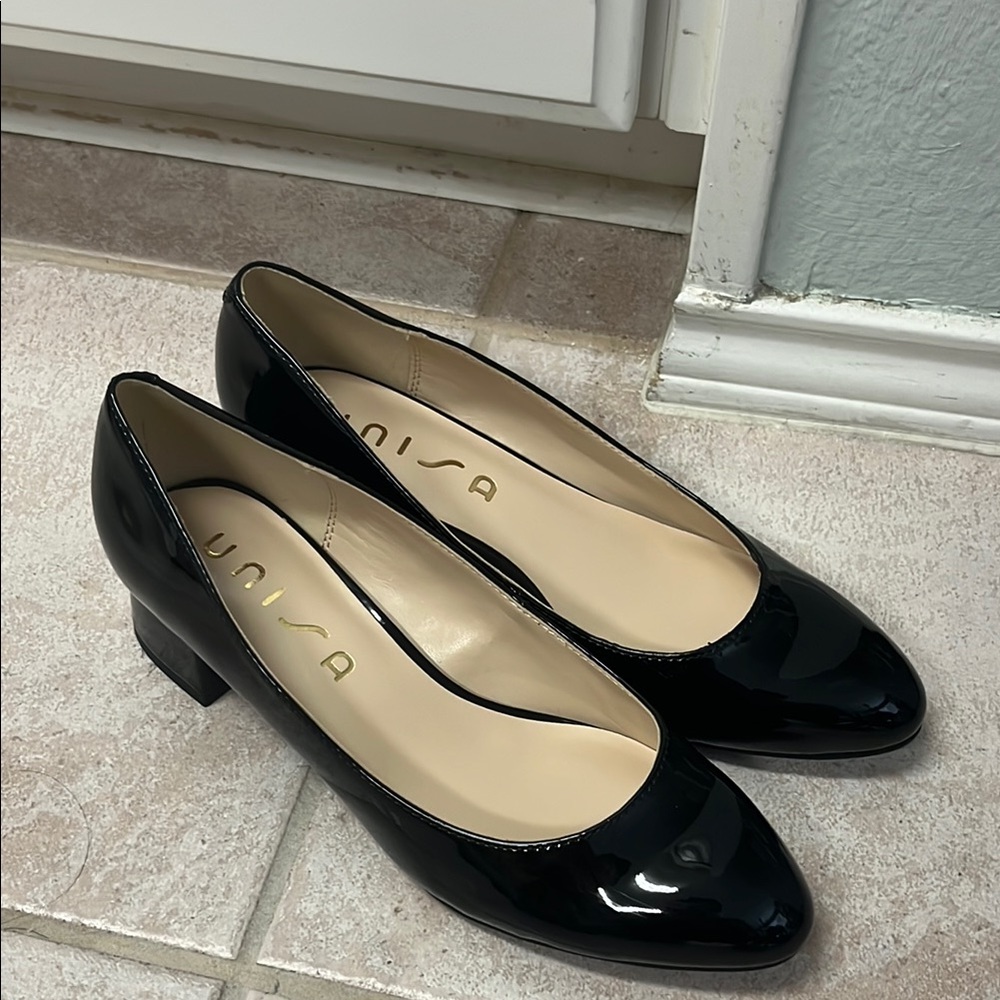 Brand New Unisa Black Heels Size 8